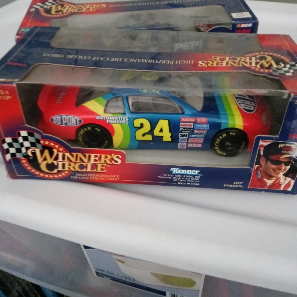 Jeff Gordon Scale Cars - Picture 8 of 16